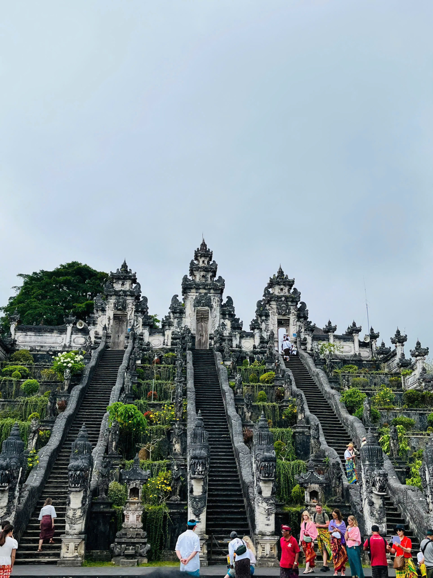 Ảnh 7 Cổng tam quan (candi bentar)