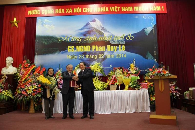 Mừng sinh nhật tuổi 80 Giáo sư, Nhà giáo Nhân dân Phan Huy Lê