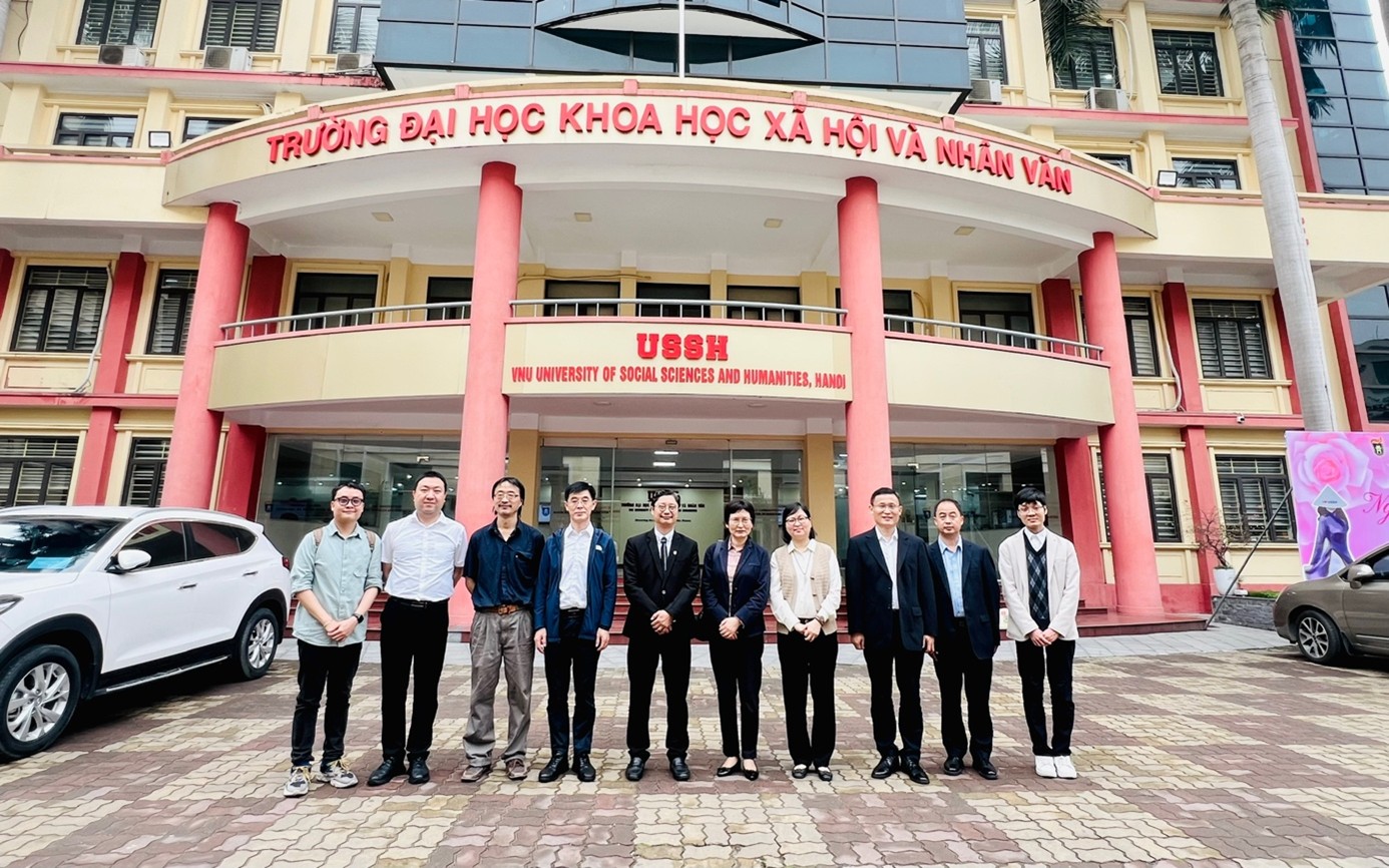 Đón tiếp đại diện Đại học Khoa học và Kỹ thuật Hoa Trung (Thành phố Vũ Hán, Tỉnh Hồ Bắc Trung Quốc)