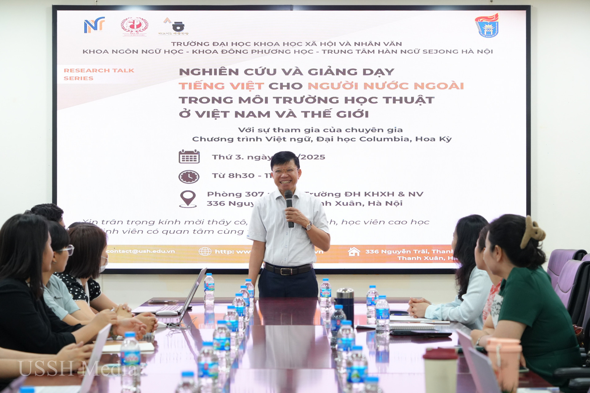 Nghiên cứu và giảng dạy tiếng Việt cho người nước ngoài trong môi trường học thuật ở Việt Nam và thế giới