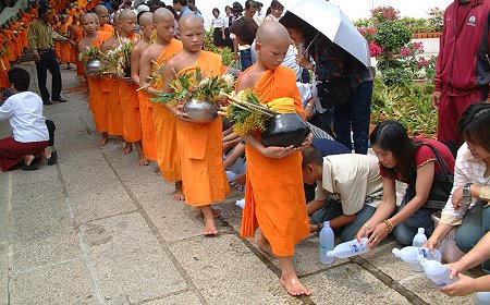 [Báo cáo NCKHSV] Tìm hiểu một số ảnh hưởng của Phật giáo đến đời sống của người Thái