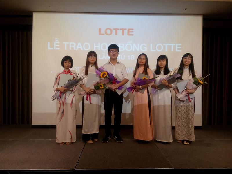 Lễ trao học bổng Lotte học kỳ I năm học 2015 - 2016