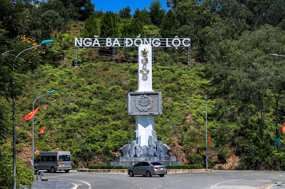 Nga Ba Dong Loc1
